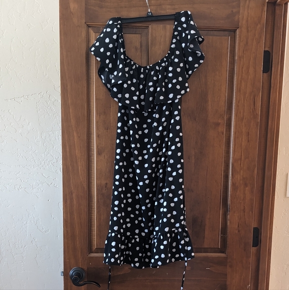Ruffle Collar Polka Dot Dress - Picture 3 of 3